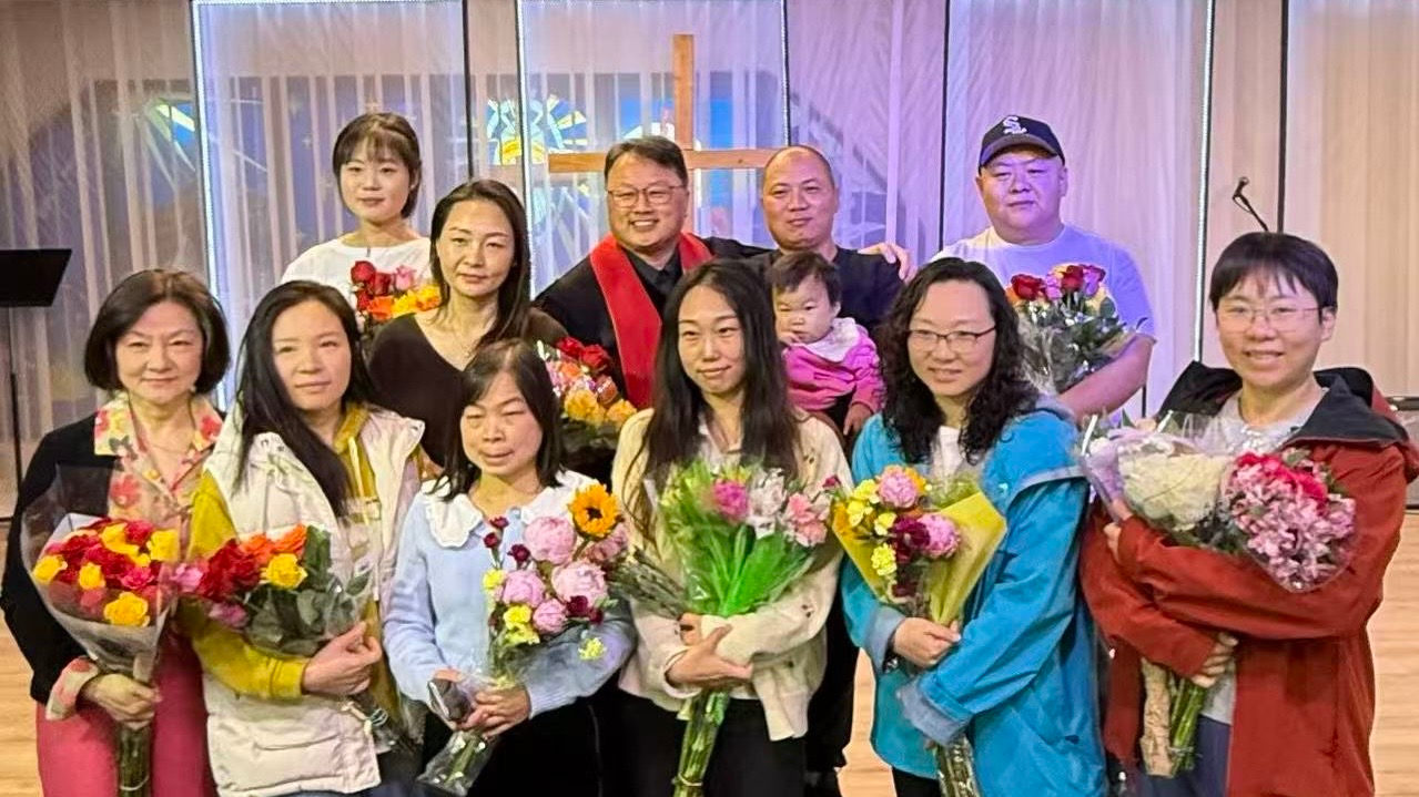 感恩節中英文堂聯合聚會・十位弟兄姊妹受洗